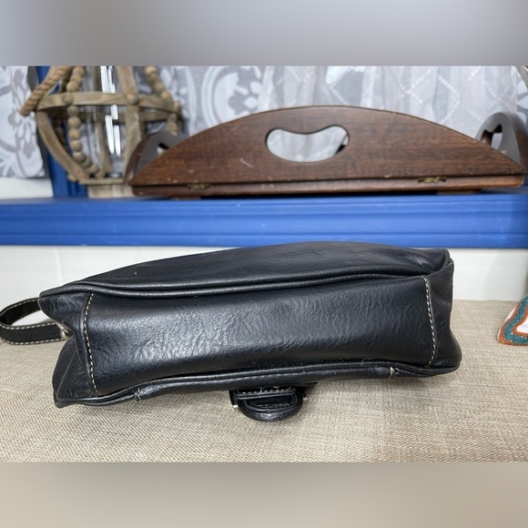 EMILIE M Women's Black Vegan Leather Buckle Accent Shoulder Bag Purse - Picture 3 of 5